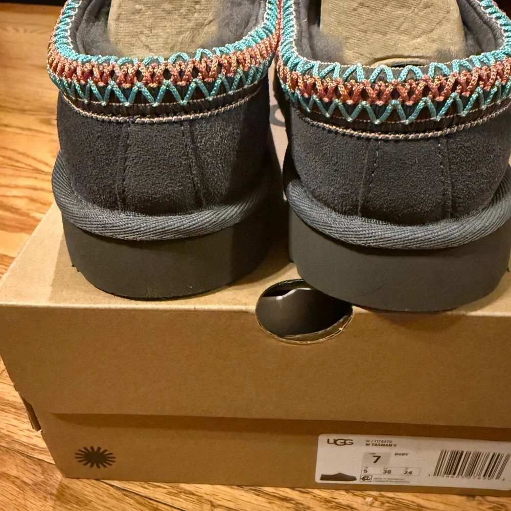 BNIB UGG Women’s Tasman II in Dark Grey size 7 - Picture 7 of 8
